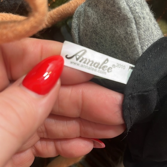 Annalee “Happy Scrooge” Mouse Dickens Christmas Carol Storybook Series - Picture 9 of 10